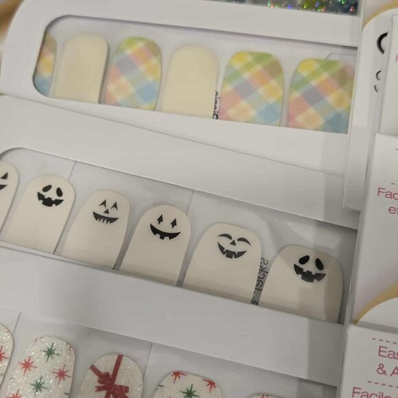 Color Street- Holiday Grab Bag- #10 - Picture 5 of 7